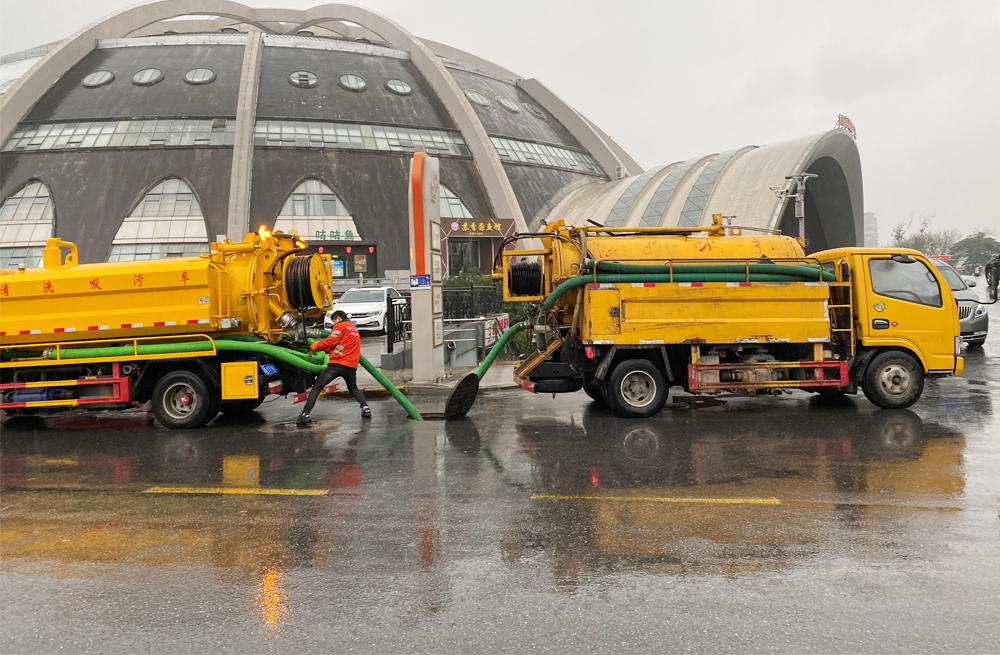 271古柏商场管道清淤
